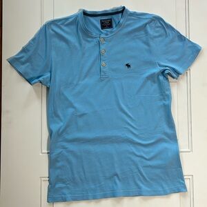 Abercrombie & Fitch light blue Essential Henley Tee Adult Medium, short-sleeve
